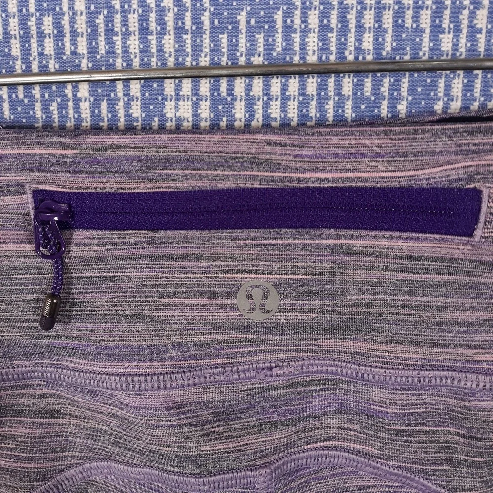 Lululemon Leggings Womens Size 4 26 x 28 Gym Workout Yoga Purple Pink